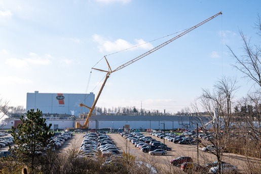 Cranes in Action: The Unsung Heroes of Construction Sites