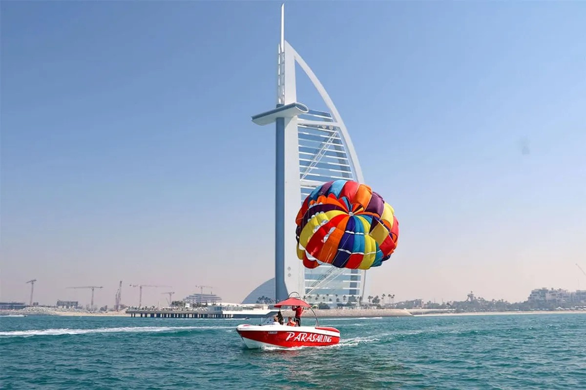 How to Stay Safe While Parasailing in Dubai’s Coastal Waters